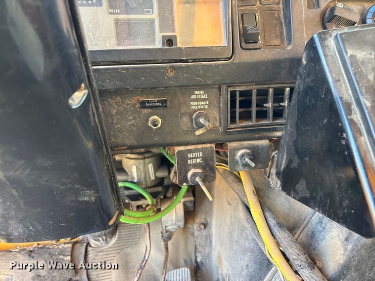 image for item FB3020 2001 International 4900 dump truck