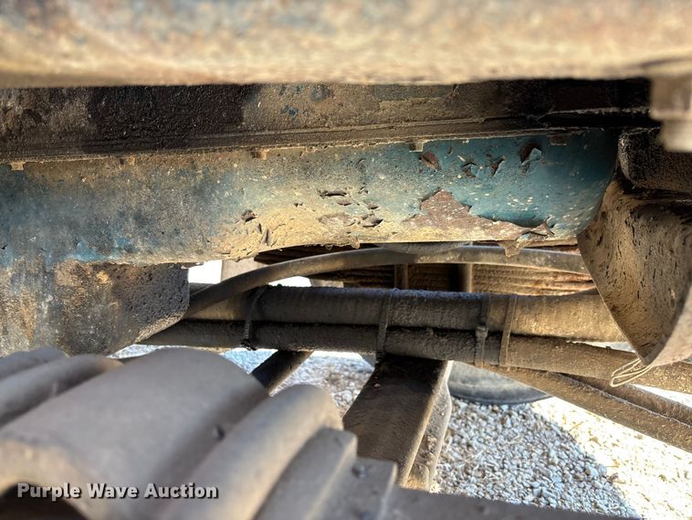 image for item FB3020 2001 International 4900 dump truck