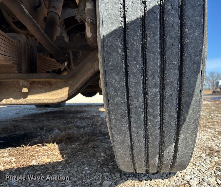 image for item FB3020 2001 International 4900 dump truck