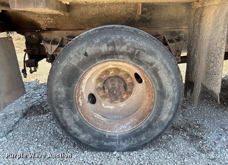 image for item FB3020 2001 International 4900 dump truck