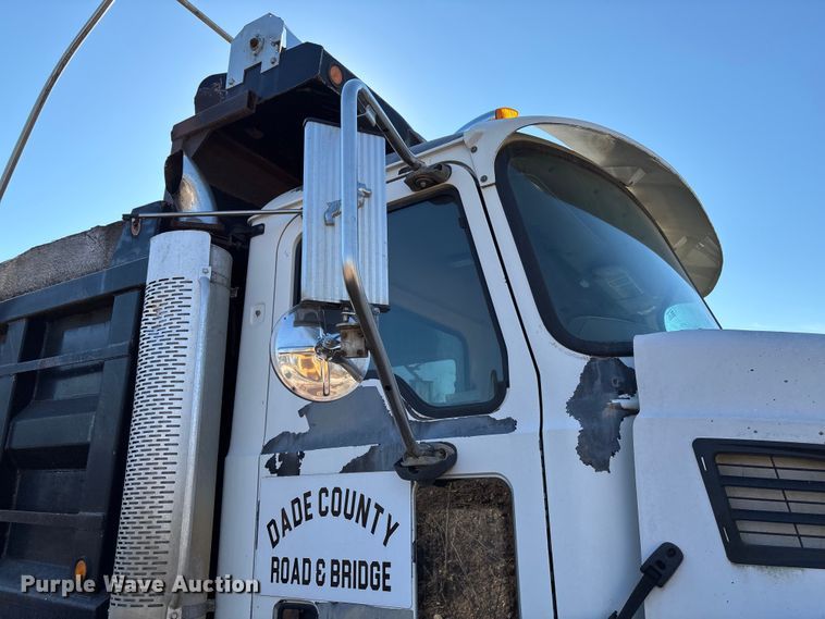 image for item FB3023 2004 Mack CV713 dump truck