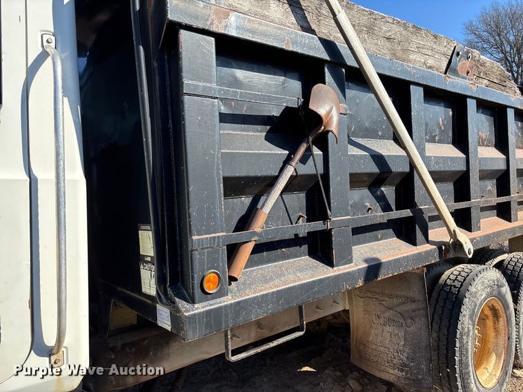 image for item FB3023 2004 Mack CV713 dump truck