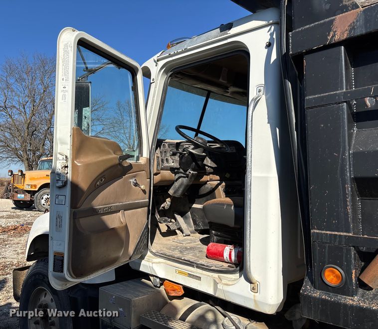 image for item FB3023 2004 Mack CV713 dump truck