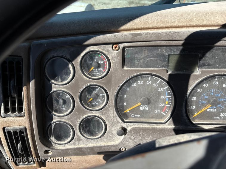 image for item FB3023 2004 Mack CV713 dump truck