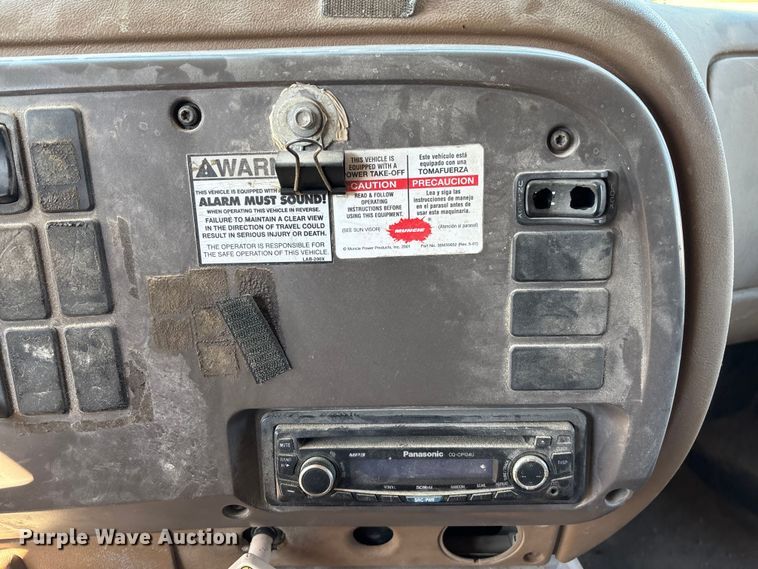 image for item FB3023 2004 Mack CV713 dump truck