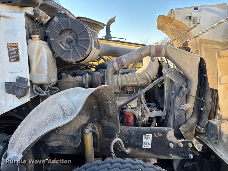 image for item FB3023 2004 Mack CV713 dump truck