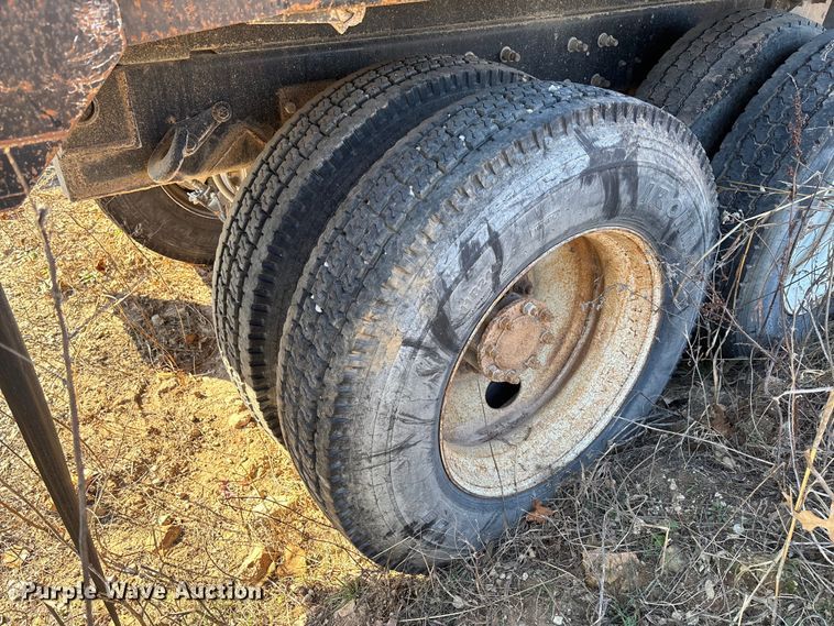 image for item FB3023 2004 Mack CV713 dump truck