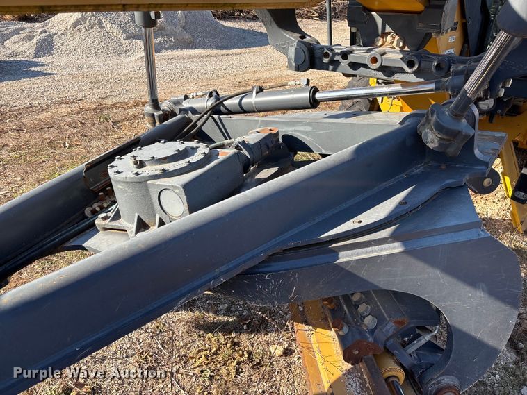 image for item FB3024 2011 John Deere 770G motor grader