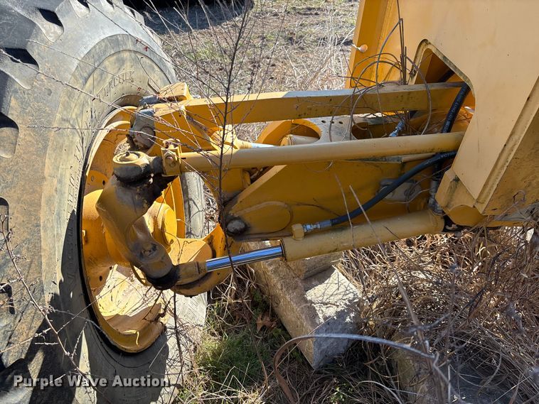 image for item FB3024 2011 John Deere 770G motor grader