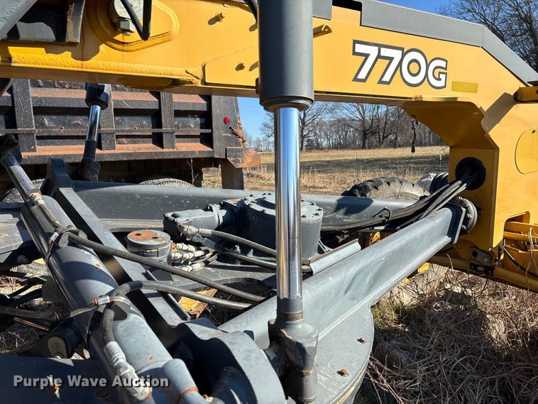 image for item FB3024 2011 John Deere 770G motor grader