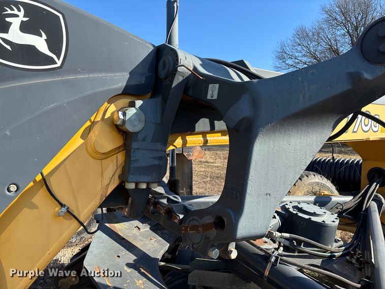 image for item FB3024 2011 John Deere 770G motor grader