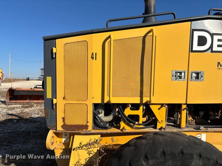 image for item FB3024 2011 John Deere 770G motor grader