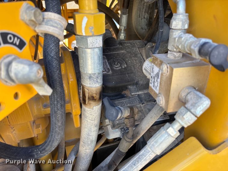 image for item FB3024 2011 John Deere 770G motor grader