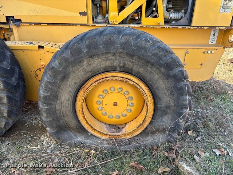 image for item FB3024 2011 John Deere 770G motor grader