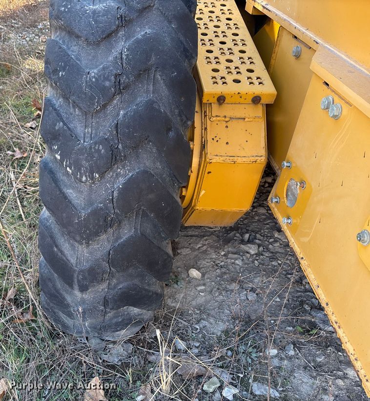 image for item FB3024 2011 John Deere 770G motor grader