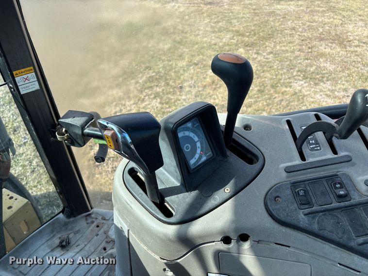 image for item FB3025 2006 Case IH MXU115 tractor