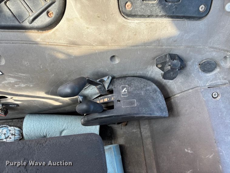 image for item FB3025 2006 Case IH MXU115 tractor