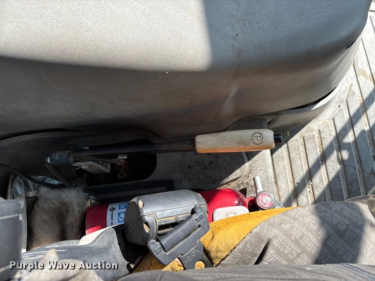 image for item FB3025 2006 Case IH MXU115 tractor