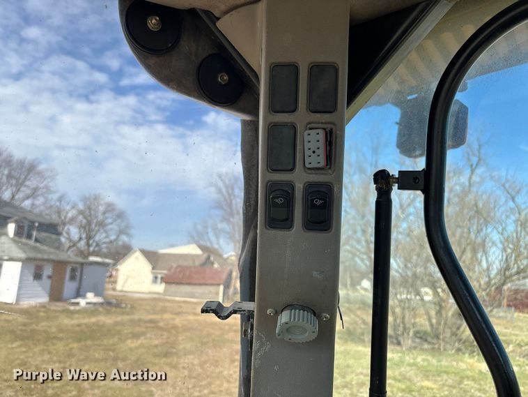 image for item FB3025 2006 Case IH MXU115 tractor