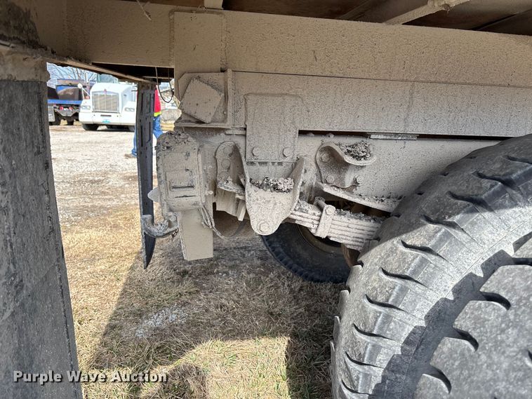 image for item FB3026 1986 GMC C7 dump truck