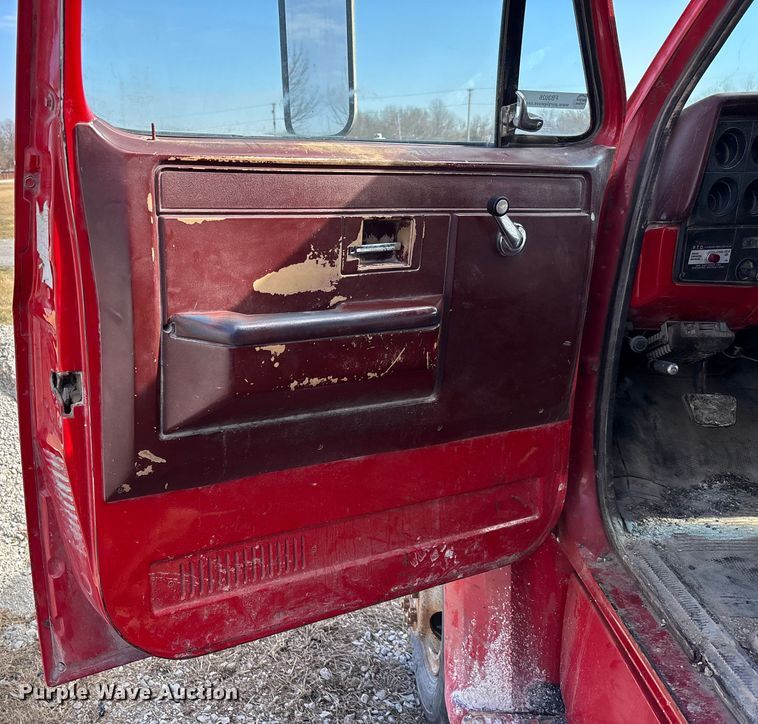 image for item FB3026 1986 GMC C7 dump truck