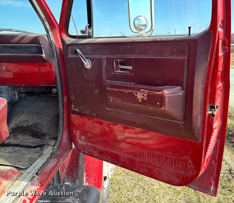 image for item FB3026 1986 GMC C7 dump truck