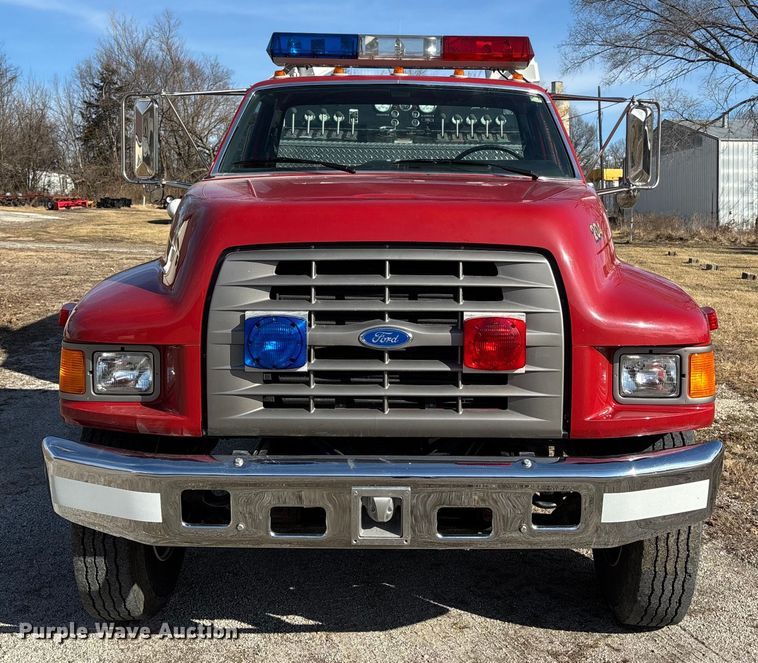 image for item FB3504 1995 Ford F800 pumper fire truck