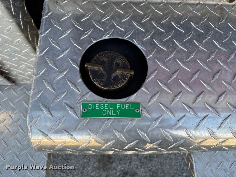 image for item FB3504 1995 Ford F800 pumper fire truck