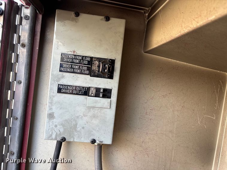 image for item FB3504 1995 Ford F800 pumper fire truck