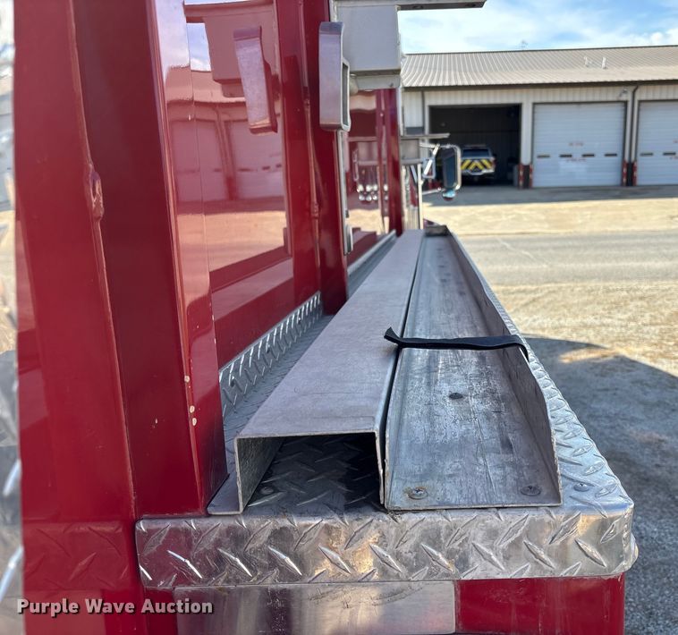 image for item FB3504 1995 Ford F800 pumper fire truck