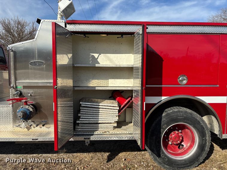 image for item FB3504 1995 Ford F800 pumper fire truck