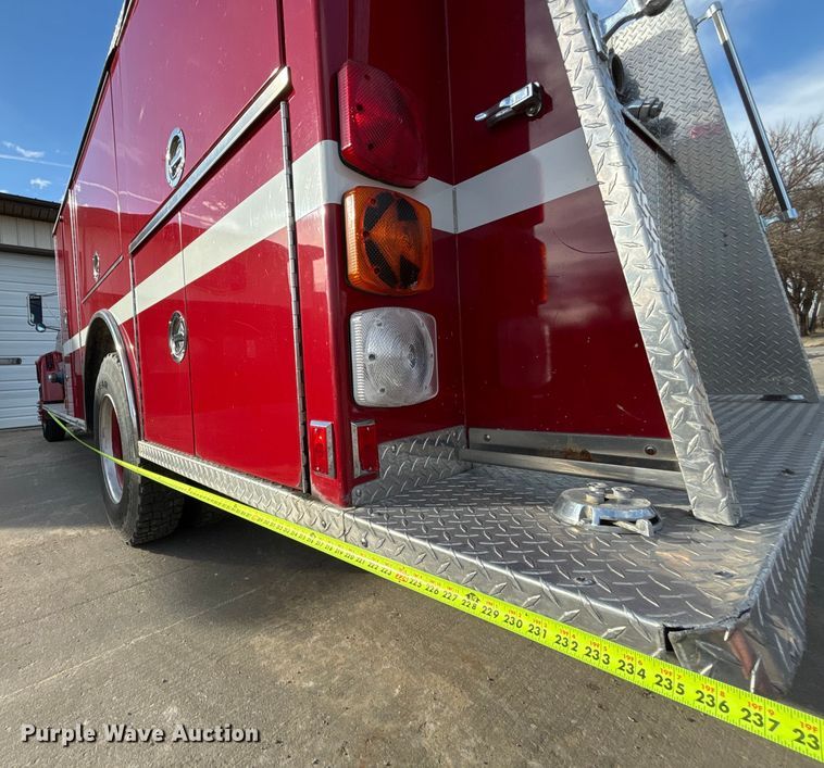 image for item FB3504 1995 Ford F800 pumper fire truck