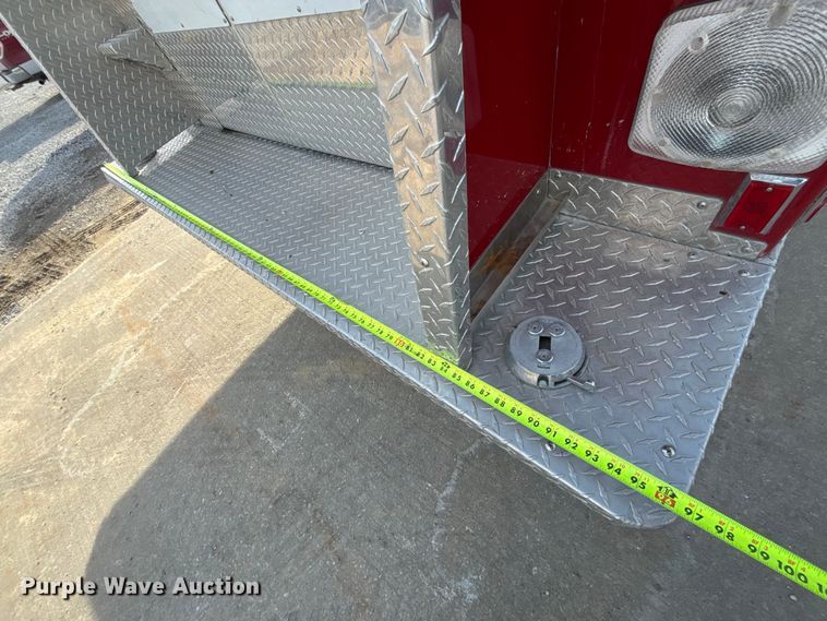 image for item FB3504 1995 Ford F800 pumper fire truck