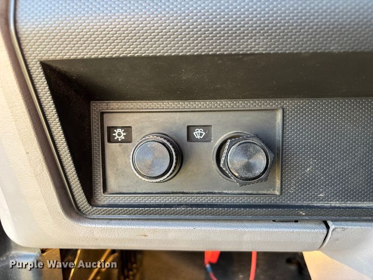 image for item FB3504 1995 Ford F800 pumper fire truck