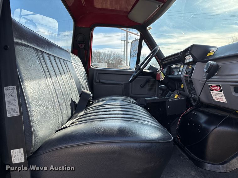 image for item FB3504 1995 Ford F800 pumper fire truck