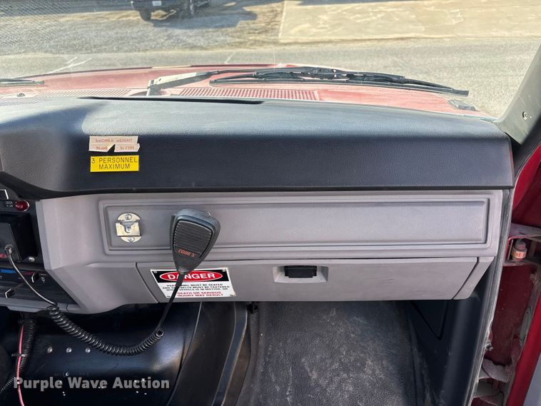 image for item FB3504 1995 Ford F800 pumper fire truck