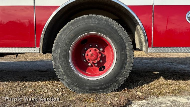 image for item FB3504 1995 Ford F800 pumper fire truck