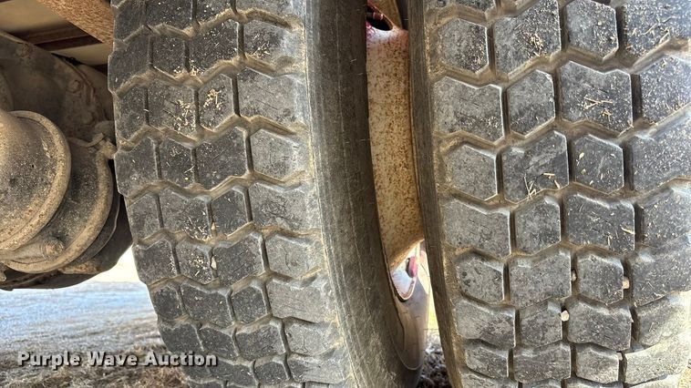 image for item FB3504 1995 Ford F800 pumper fire truck