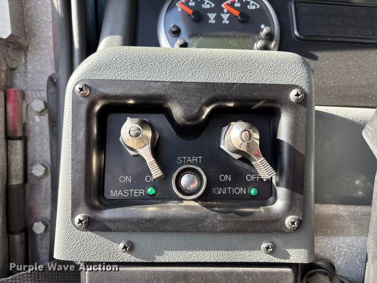 image for item FB3507 2016 Spartan LA41M-2142 pumper fire truck