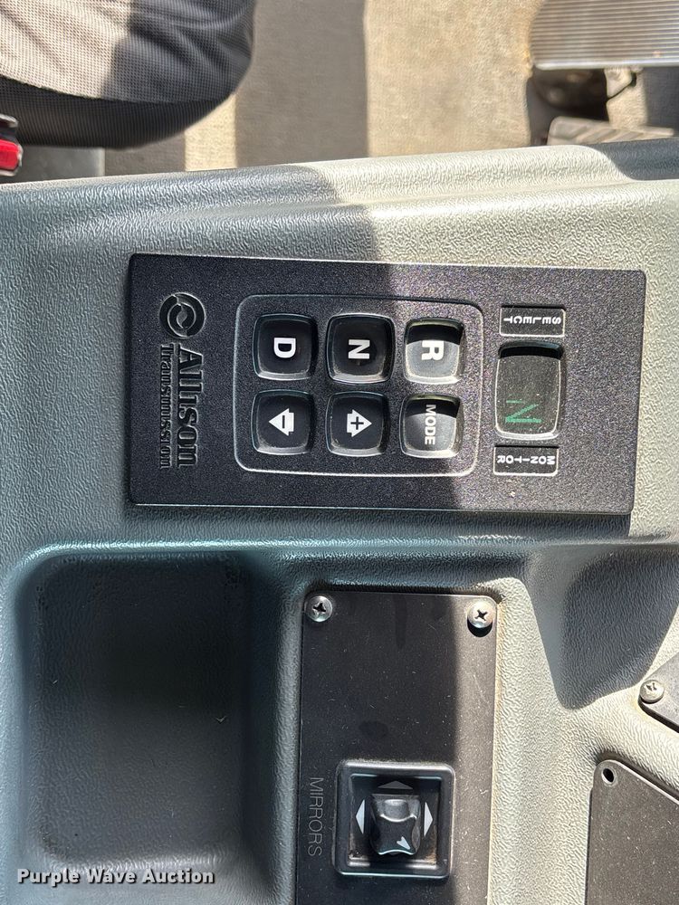 image for item FB3507 2016 Spartan LA41M-2142 pumper fire truck