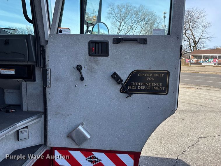 image for item FB3507 2016 Spartan LA41M-2142 pumper fire truck