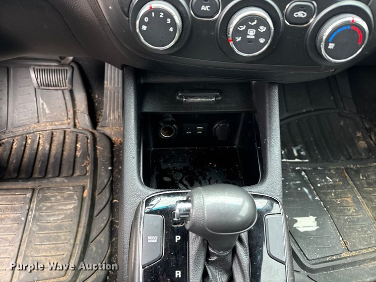 image for item FB8577 2017 Kia Forte 