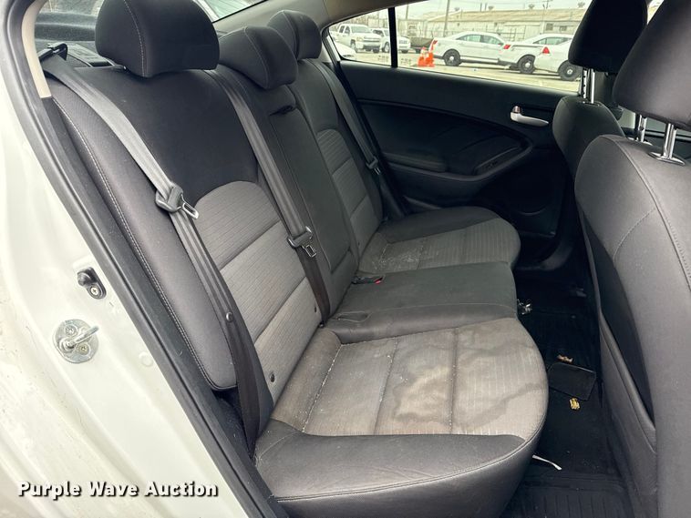 image for item FB8577 2017 Kia Forte 