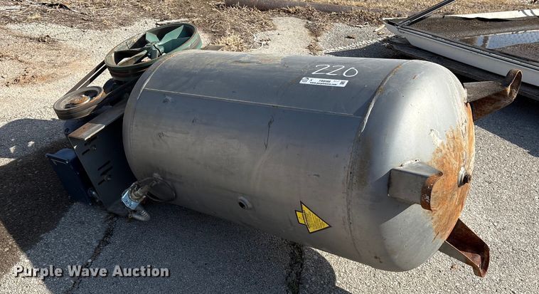 image for item FB8588 Air compressor