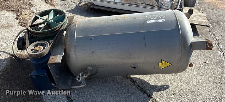 image for item FB8588 Air compressor