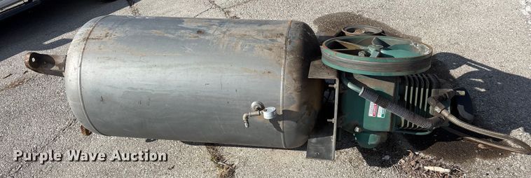 image for item FB8588 Air compressor