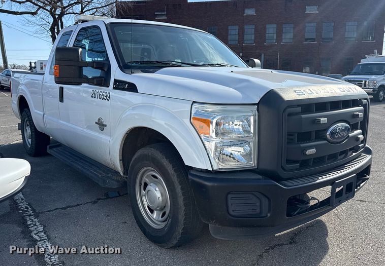 image for item FB8594 2016 Ford F250 Super Duty XL Ext. Cab pickup truck