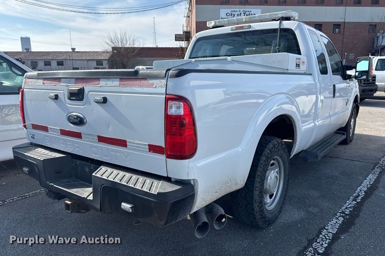 image for item FB8594 2016 Ford F250 Super Duty XL Ext. Cab pickup truck
