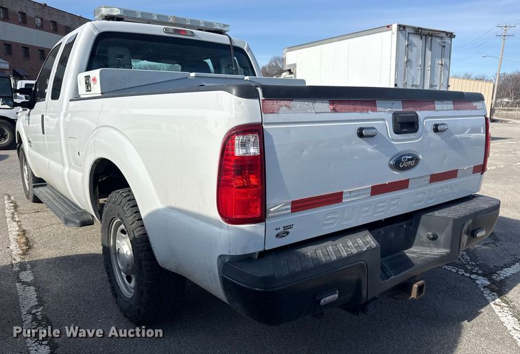 image for item FB8594 2016 Ford F250 Super Duty XL Ext. Cab pickup truck