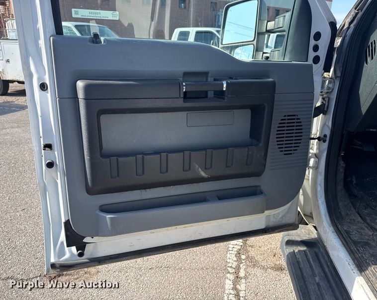 image for item FB8594 2016 Ford F250 Super Duty XL Ext. Cab pickup truck